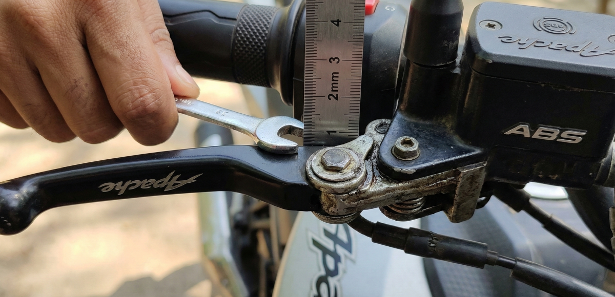 Clutch Lever Adjustment Macro